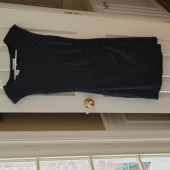 Dress - Picture 1 of 5